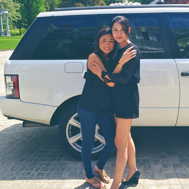 葉玉卿大女胡芷欣（Victoria）今年23歲，遺傳到美好基因的她，身材不輸媽媽當年全盛期。